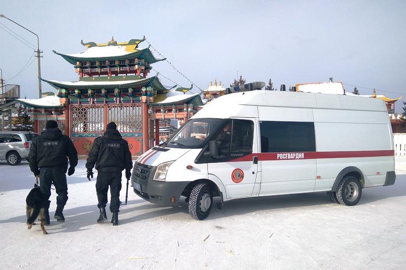 В Бурятии сотрудники ОМОН проверили дацаны перед Сагаалганом