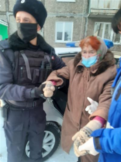 В Ярославской области сотрудники Росгвардии пришли на помощь пожилой женщине