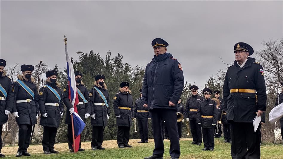 Севастопольские росгвардейцы почтили память легендарного контр-адмирала Владимира Истомина