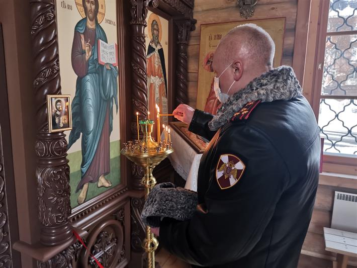 В Северо-Западном округе Росгвардии почтили память погибших участников боевых действий в Афганистане 