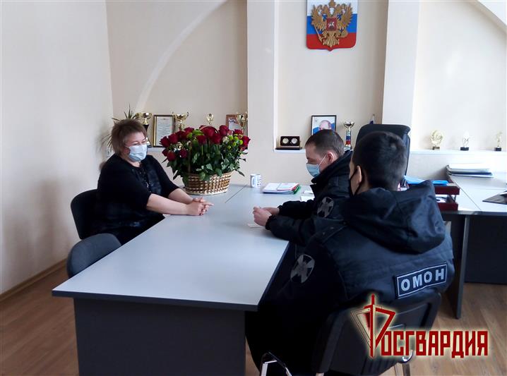 Сотрудники курганского ОМОН навестили своих подшефных из Введенского детского дома