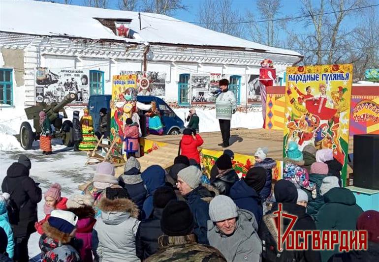 Росгвардия обеспечила правопорядок и безопасность во время празднования Масленицы на Урале