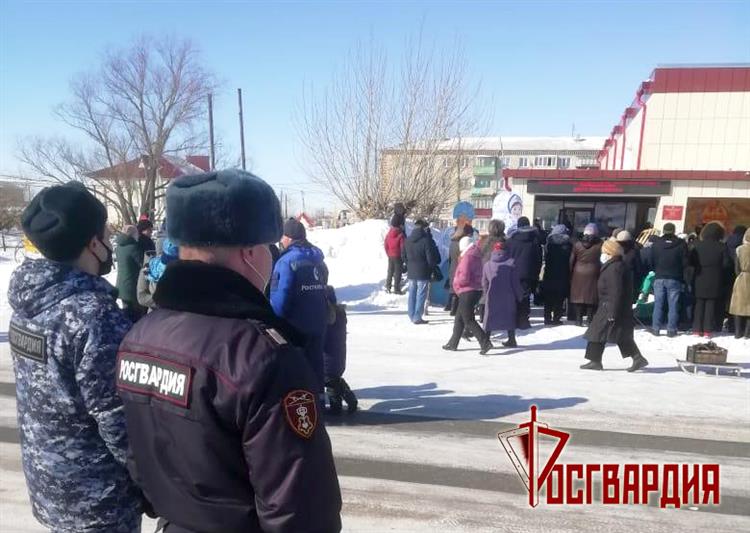 Росгвардия обеспечила правопорядок и безопасность во время празднования Масленицы на Урале
