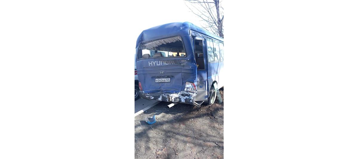  В Приморском крае сотрудники Росгвардии оказали помощь пассажирам автобуса, попавшего в ДТП