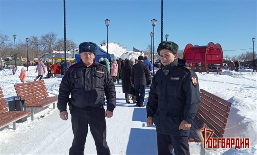 Росгвардия обеспечила правопорядок и безопасность во время празднования Масленицы на Урале