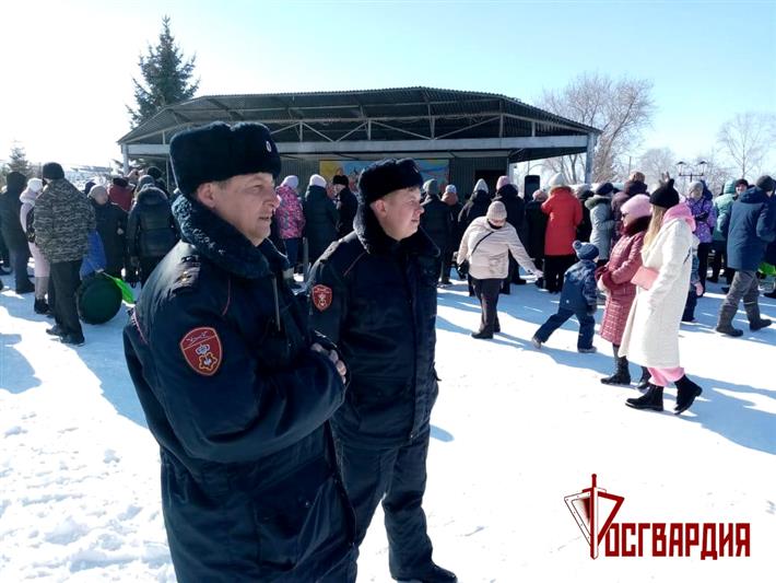 Росгвардия обеспечила правопорядок и безопасность во время празднования Масленицы на Урале