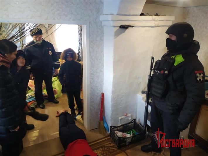 При участии ОМОН Росгвардии в Челябинской области задержаны подозреваемые в краже  крупной суммы денег у пенсионерки