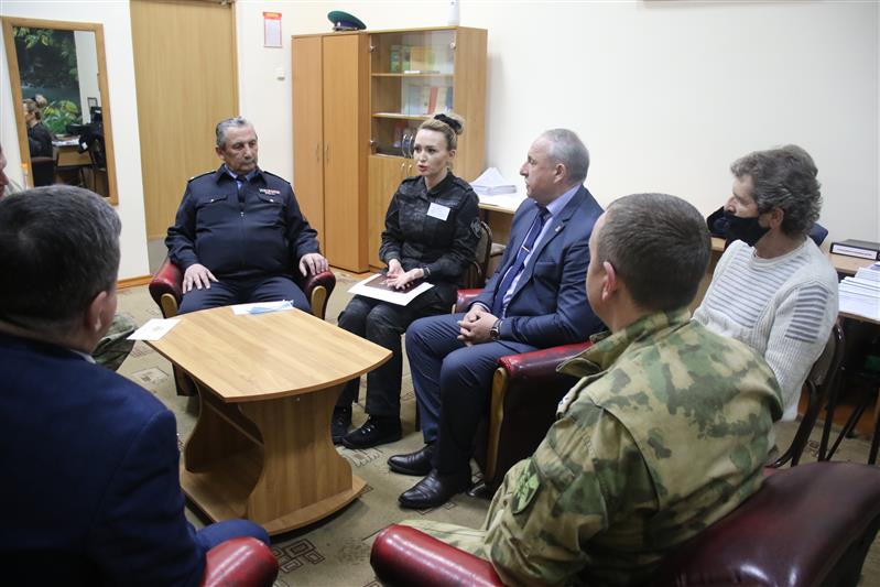В Кабардино-Балкарии Росгвардия провела круглый стол с представителями военно-патриотических организаций