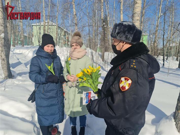 В Сибирском округе Росгвардии проходят торжественные мероприятия, посвященные Международному женскому дню