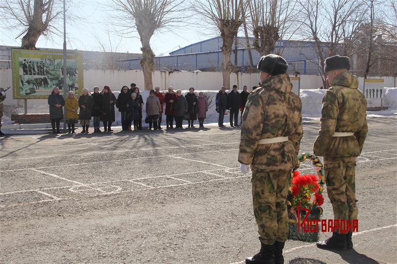 В кинологическом центре Уральского округа Росгвардии торжественно открыт мемориальный постамент павшим воинам 
