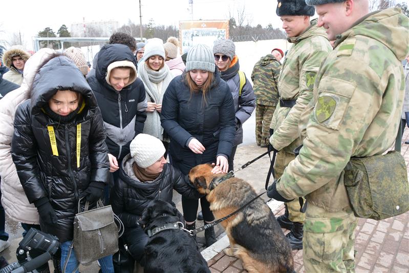 В дивизии Дзержинского прошел День открытых дверей для учеников школ города Балашиха