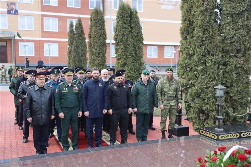 Полк имени Героя России Ахмата-Хаджи Кадырова грозненского соединения Росгвардии отметил 15-ю годовщину со дня образования