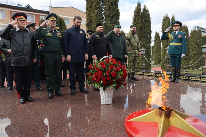 Полк имени Героя России Ахмата-Хаджи Кадырова грозненского соединения Росгвардии отметил 15-ю годовщину со дня образования