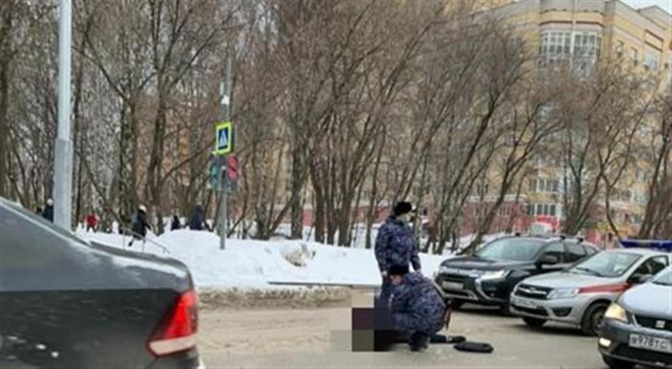 Сотрудники Росгвардии пришли на помощь жительнице Перми, пострадавшей в дорожно-транспортном происшествии