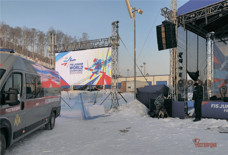Красноярские росгвардейцы обеспечили правопорядок во время проведения первенства мира по фристайлу и сноуборду среди юниоров