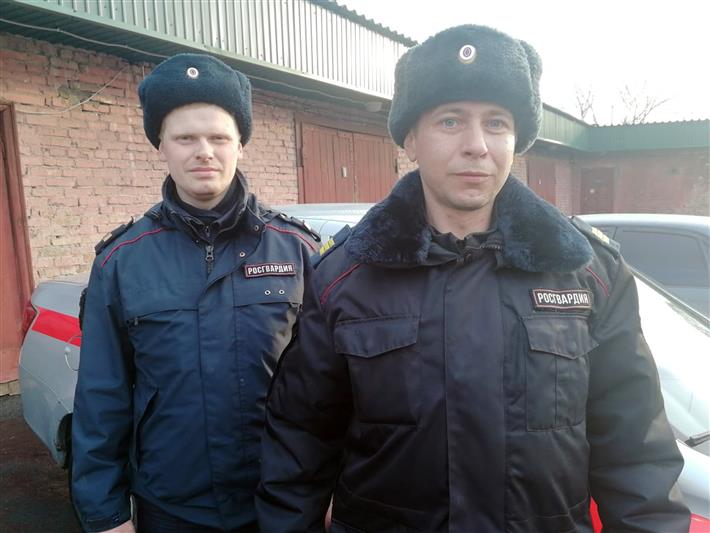 Жительница Кузбасса поблагодарила росгвардейцев, которые нашли и вернули ей утерянный кошелек