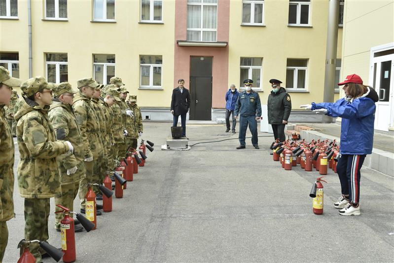 Занятия по пожарной безопасности в Московском президентском кадетском училище имени М.А.Шолохова войск национальной гвардии Российской Федерации