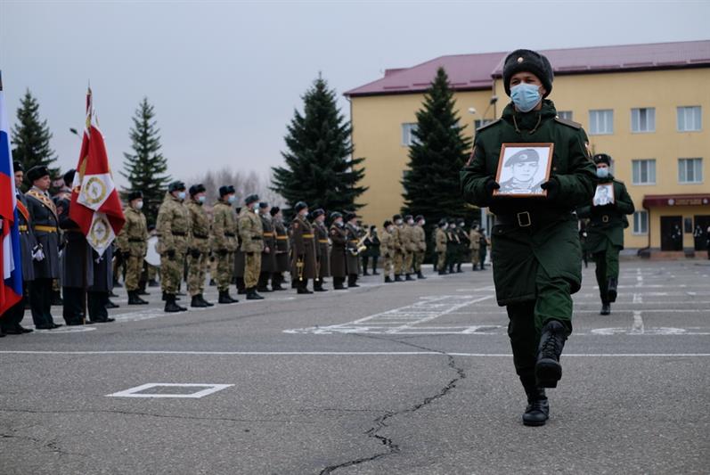 В бригаде оперативного назначения Центрального округа Росгвардии прошел День памяти военнослужащих, погибших при исполнении воинского долга
