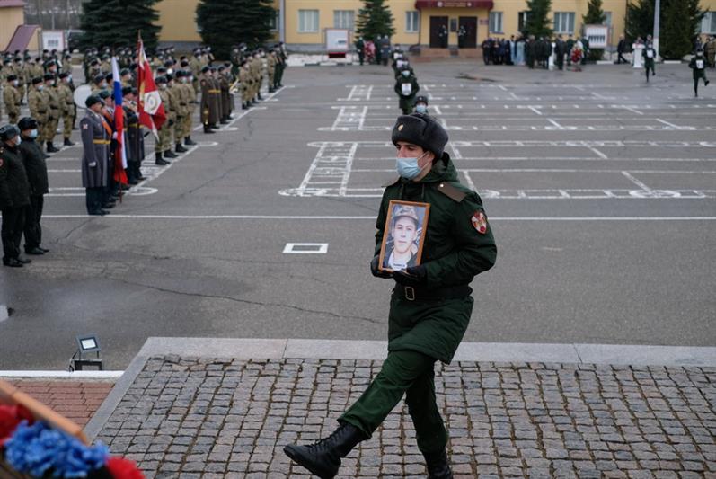 В бригаде оперативного назначения Центрального округа Росгвардии прошел День памяти военнослужащих, погибших при исполнении воинского долга
