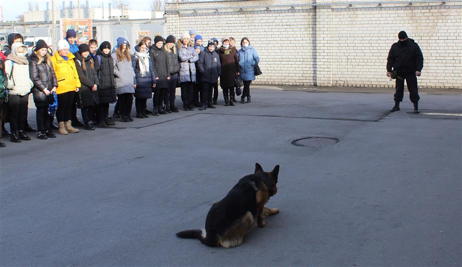 Липецкий ОМОН распахнул свои двери для подшефных классов