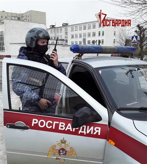 Тамбовские росгвардейцы задержали мужчину, который угрожал ножом своим знакомым 