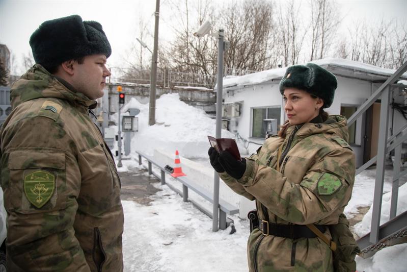 Мирный атом в тепле женских рук