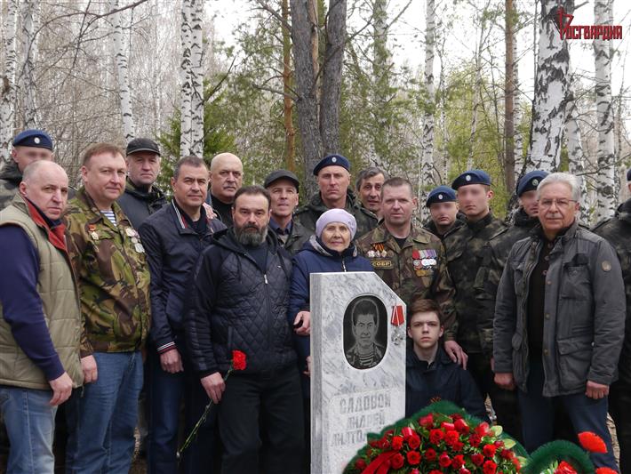 Сотрудники томского СОБР почтили память боевого товарища