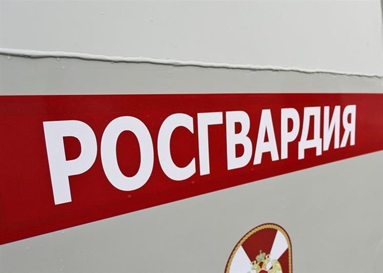 Росгвардейцы пришли на помощь жителю Кузбасса, оказавшемуся запертым в горящем помещении