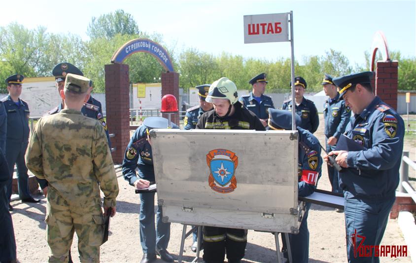 В Тюмени прошло совместное учение военнослужащих кинологического центра Росгвардии и сотрудников МЧС
