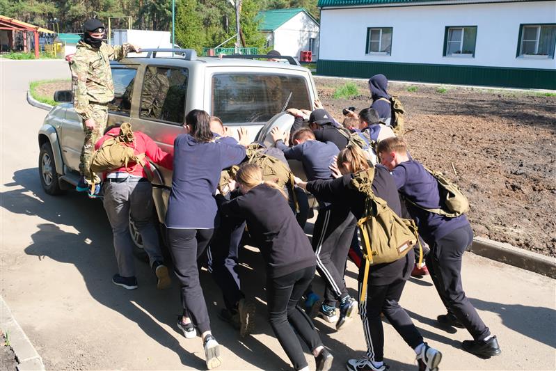 Более ста курских студентов испытали себя в марш-броске с  Росгвардией