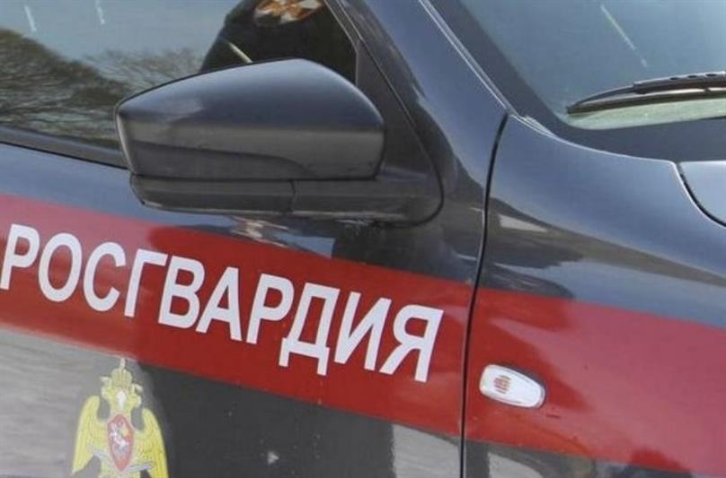 На Среднем Урале росгвардейцы пресекли бытовой конфликт и выявили факт подделки документов
