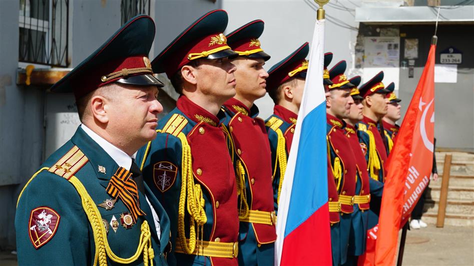 Росгвардия провела акцию «Парад у дома ветерана» в Кирове