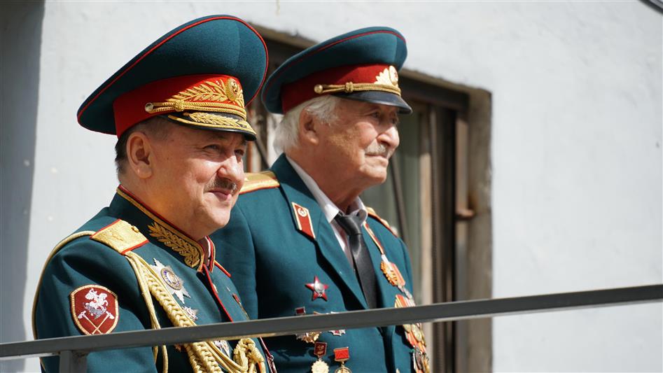 Росгвардия провела акцию «Парад у дома ветерана» в Кирове