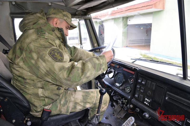 В Уральском округе Росгвардии завершился перевод вооружения, военной и специальной техники на летний период эксплуатации