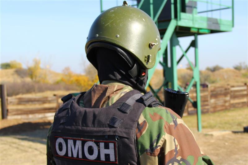 В Ростовской области при содействии ОМОН Росгвардии из незаконного оборота изъято оружие и наркотики