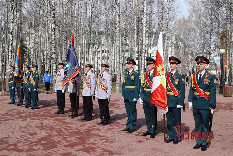 В Уральском округе Росгвардии отметили День Победы (фото)