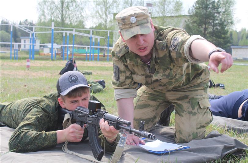 В Кировской области Росгвардия выступила соорганизатором Курса молодого бойца 