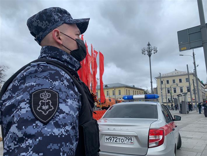 Росгвардия приняла участие в обеспечении общественной безопасности в День Победы
