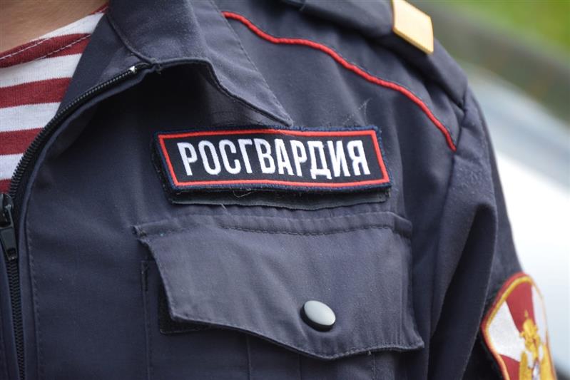 Росгвардейцы осуществляют охрану правопорядка в пострадавших от стихии районах Псковской области
