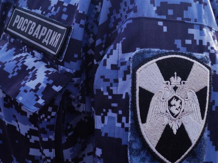 В Липецке при содействии СОБР Росгвардии задержан мужчина, устроивший стрельбу с жилого дома