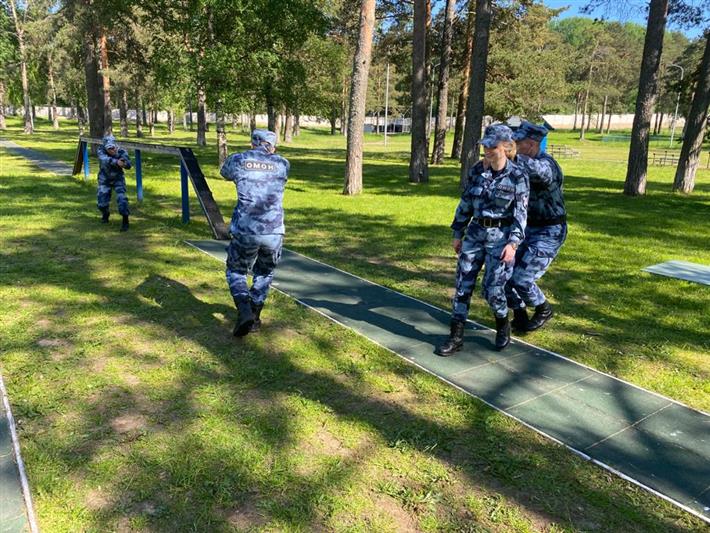 В Ленинградской области состоялся выпуск сотрудников ОМОН, прошедших обучение в Центре подготовки Северо-Западного округа Росгвардии