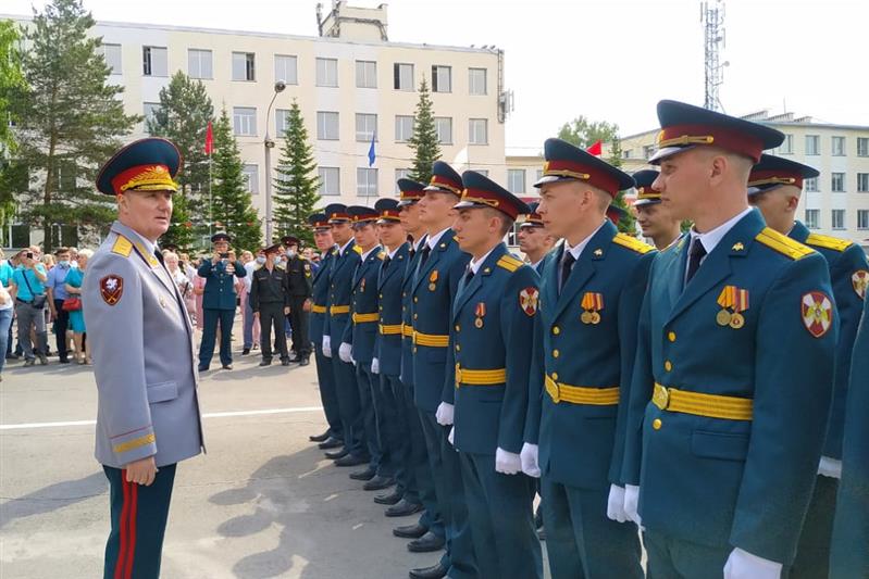 В Новосибирском военном институте Росгвардии состоялся 45-й юбилейный выпуск офицеров