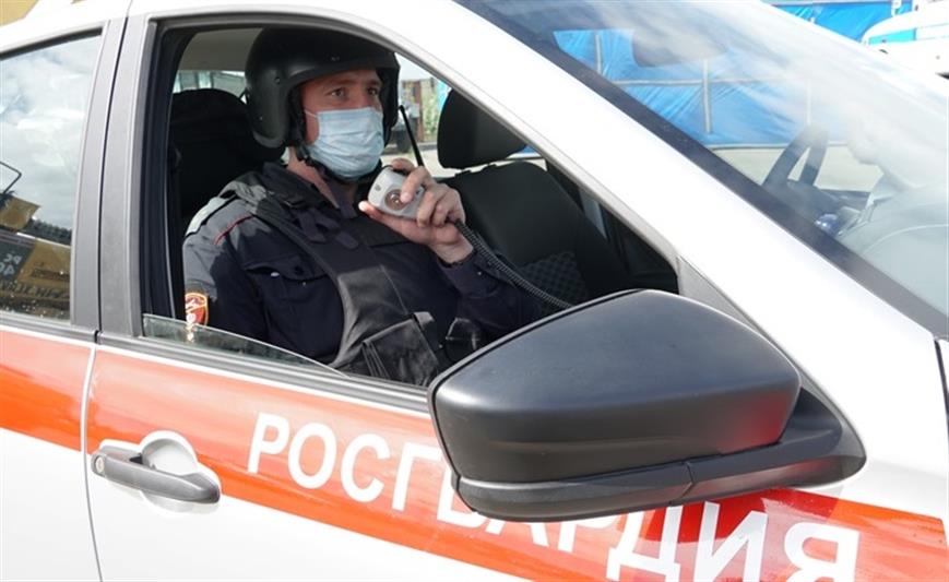 Сотрудники Росгвардии в  Вологде задержали подозреваемых в  угоне автомобиля 