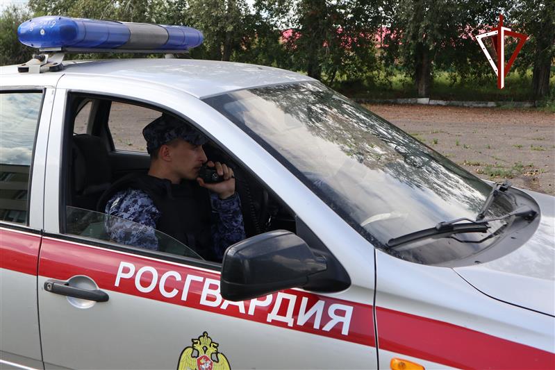 Сотрудники Росгвардии обеспечили сохранность имущества во время возгорания в общежитии Красноярска