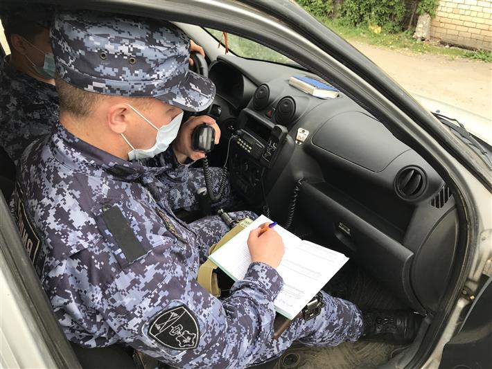 В Саратовской области сотрудники Росгвардии разыскали потерявшегося 4-летнего мальчика