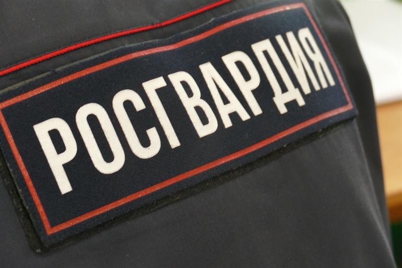 Бойцы ОМОН Росгвардии пресекли факт незаконного оборота наркотических средств в Бурятии 