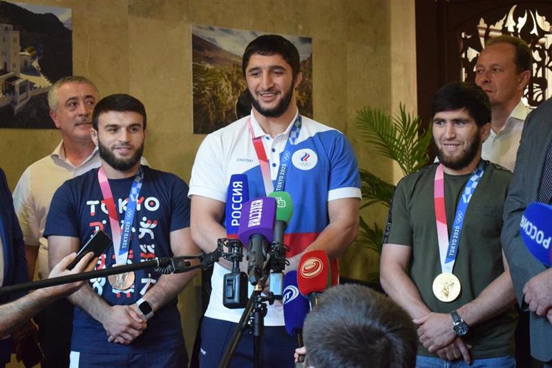 Спортсменов Росгвардии –  чемпионов Олимпийских игр торжественно встретили в Дагестане