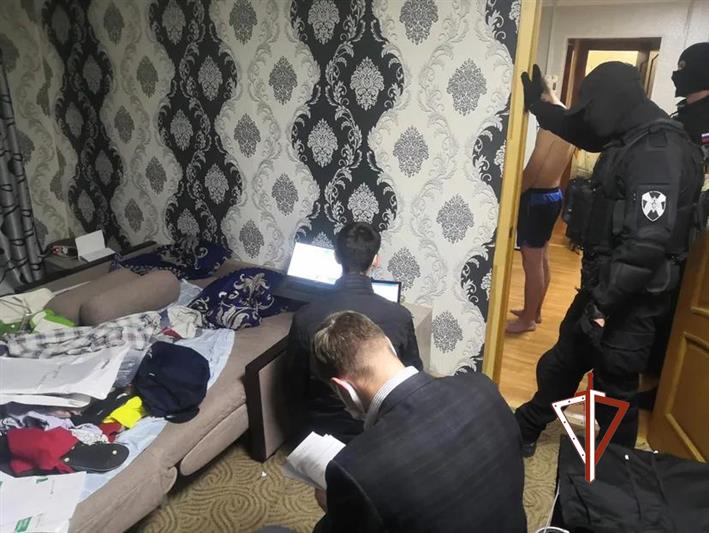 При содействии ОМОН Росгвардии в Сургуте пресечено распространение поддельных медицинских справок