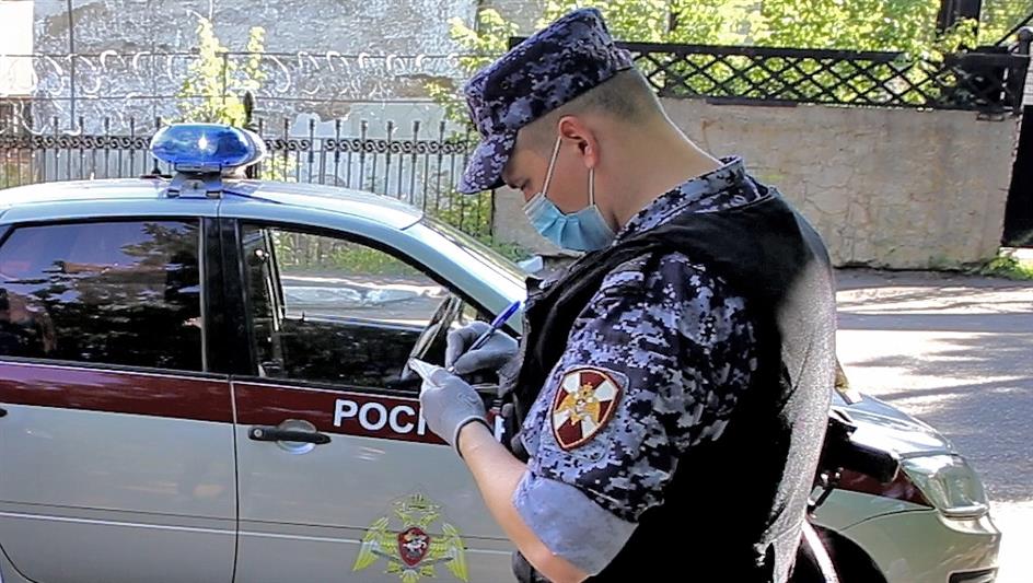 Более 80 выездов по сигналу «Тревога» совершили за выходные росгвардейцы на Среднем Урале
