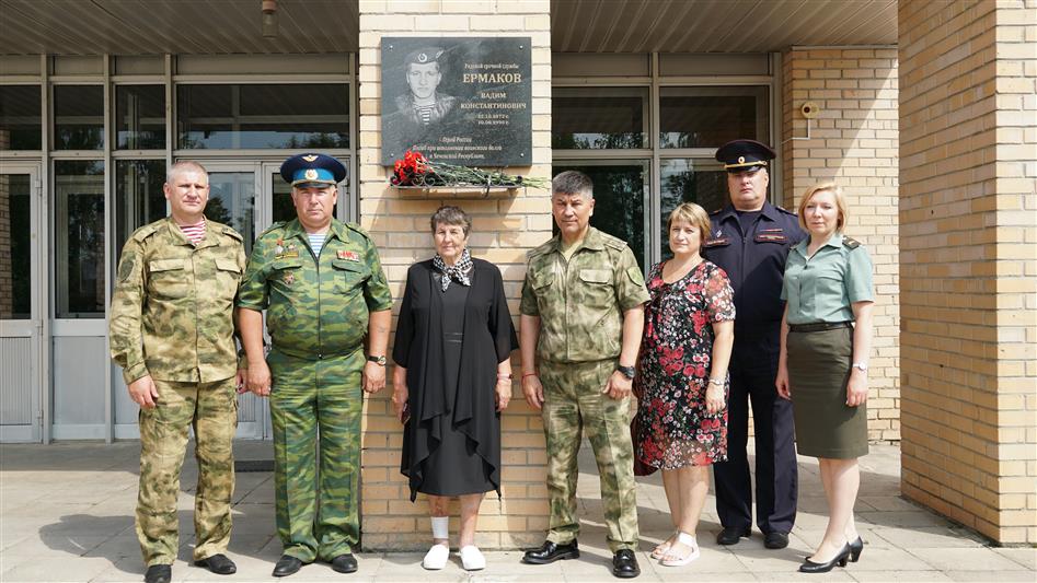 Росгвардейцы почтили память Героя России, погибшего при исполнении воинского долга